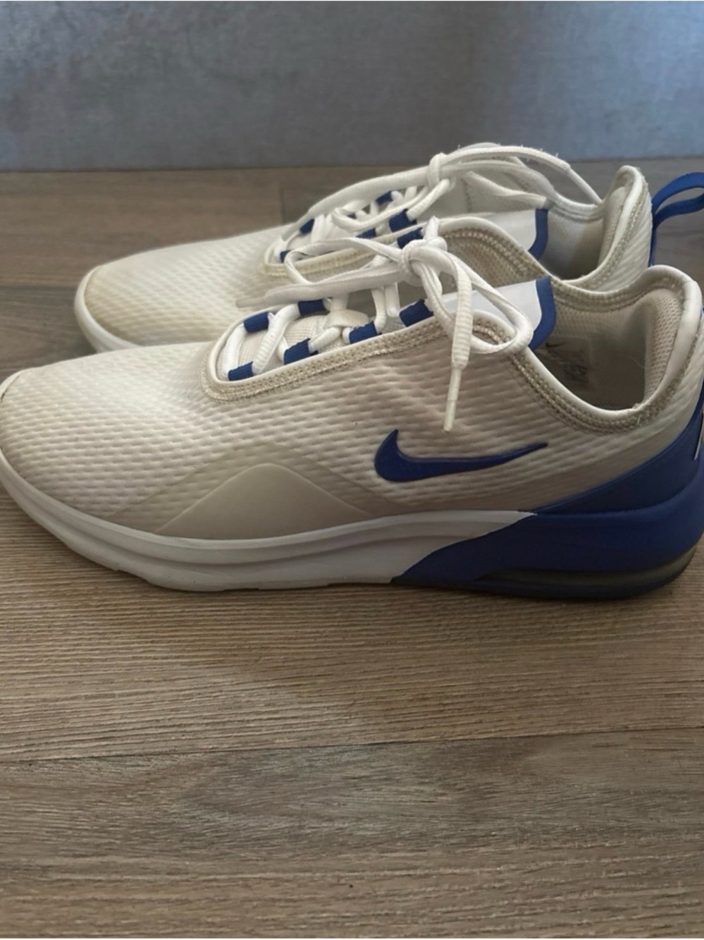 Nike Air Max Motion 2’s White Sneakers with Blue Accents, Men’s Size 9